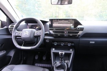 Citroen C4 1.2i 131PS PLUS LED Navigation Tom Tom Kamera ALU 18 ZOLL
