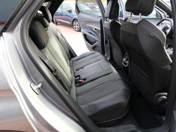 Peugeot 3008 HYBRID (PHEV) 181PS Allure LED NAVI Kamera Adaptiv Tempomat 18 ZOLL