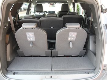 Peugeot 5008 1.2i Allure Pack 7 Sitze Navigation ALU 18 ZOLL