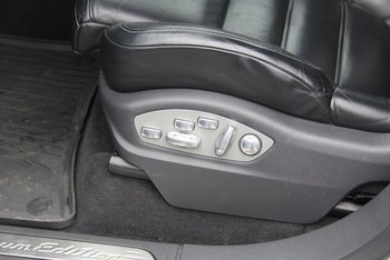 Porsche Cayenne 3.0d 245PS Platinium Edition Panoramadach Luftfederung Adaptiv Sitze Sitzbelüftung