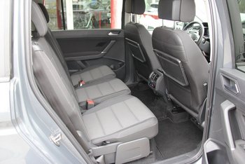 VW Touran 1.5 TSI DSG Comfortline 7 Sitze LED NAVI Winter-Paket Adaptiv Tempomat