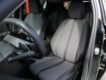 Peugeot 208 1.2i 100PS Allure LED Klimaautomatik Sunset