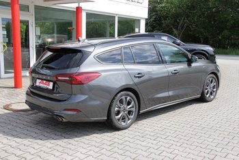 Ford Focus Turnier 1.0 155PS ST-LINE LED Adaptiv Tempomat CAM 17ZOLL