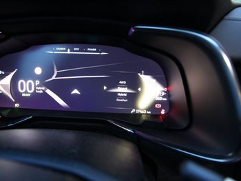 DS Automobiles DS7 Plug in Hybrid 299PS Allrad RIVOLI LED NAV 19Zoll