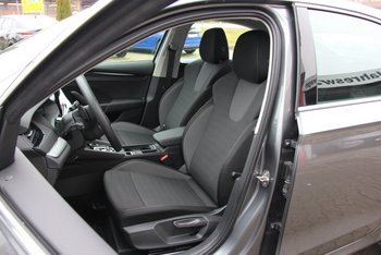 Skoda Octavia TSI DSG 150PS Selection LED Kamera ALU Sunset Smart Link Lichtsensor Lordose wireless