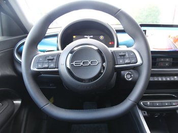 FIAT 600 1.2 Mild Hybrid 145PS Automatik LED wireless CAM 17ZOLL