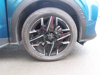 Peugeot 5008 1.2i 145PS GT FULL-LED 7 Sitze Sitzheizung 19ZOLL