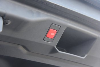 Peugeot 5008 1.2i 145PS GT FULL-LED 7 Sitze Sitzheizung 19ZOLL