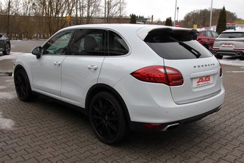 Porsche Cayenne 3.0d 245PS Platinium Edition Panoramadach Luftfederung Adaptiv Sitze Sitzbelüftung