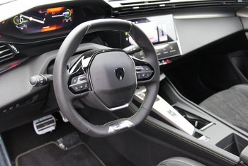 Peugeot 408 1.6e HYBRID GT FULL-LED Night Vision