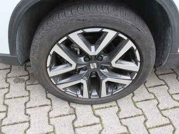 Seat Ateca 1.5 TSI DSG Style VOLL-LED Adaptiv Tempomat NAVI Kamera ALU 18 ZOLL