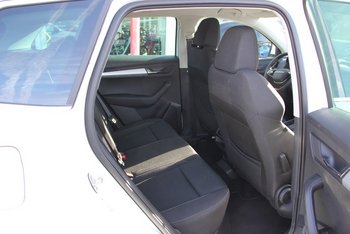 Skoda Karoq TSI 150PS DSG Selection LED Adaptiv Tempomat Kamera