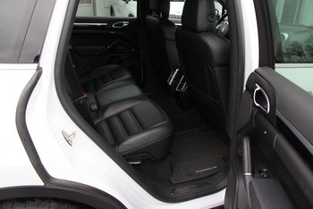 Porsche Cayenne 3.0d 245PS Platinium Edition Panoramadach Luftfederung Adaptiv Sitze Sitzbelüftung