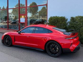 Porsche TAYCAN Turbo GT WEISSACH 1033PS Blackline-Paket Bose Schwellerverkleidung Race TEX Active Ride