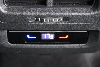 VW Touran 1.5 TSI DSG Comfortline 7 Sitze LED NAVI Winter-Paket Adaptiv Tempomat