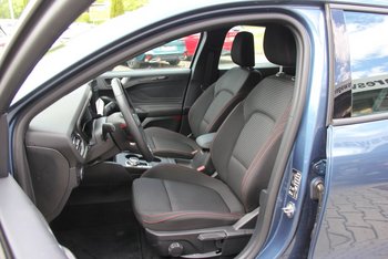 Ford Focus Turnier 1.5d 115PS ST-LINE LED Tempomat 17ZOLL