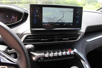 Peugeot 3008 1.2i Allure Pack Navigation LED 18 ZOLL Keyless Kamera