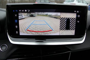 Peugeot e-2008 Elektro 136PS 50 KWH Allure LED SmartLink Tempomat 11KW