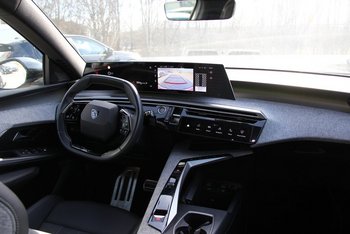 Peugeot 5008 1.2i 145PS GT FULL-LED 7 Sitze Sitzheizung 19ZOLL
