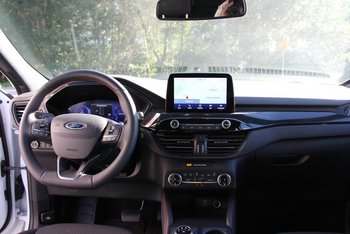 Ford KUGA 2.0d ST-LINE NAV CAM ALU 18 ZOLL