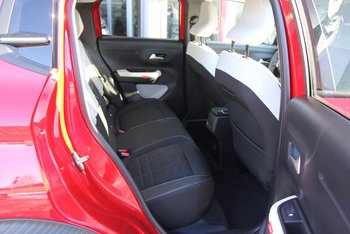 Citroen C3 Elektro MAX LED Sunset Wireless Charging 17 ZOLL