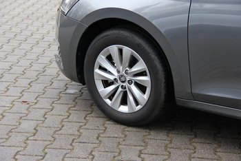 Skoda Octavia TSI DSG 150PS Selection LED Kamera ALU Sunset Smart Link Lichtsensor Lordose wireless