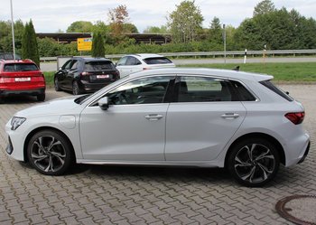 Audi A3 Sportback 40 TFSIe PHEV HYBRID S-LINE MATRIX-LED Komf-Paket Plus
