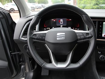 Seat Ateca 1.5 TSI DSG Style VOLL-LED Adaptiv Tempomat NAVI Kamera ALU 18 ZOLL