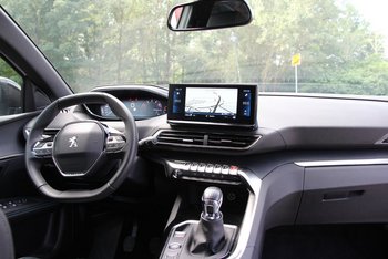 Peugeot 3008 1.2i Allure Pack Navigation LED 18 ZOLL Keyless Kamera