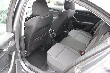 Skoda Octavia TSI DSG 150PS Selection LED Kamera ALU Sunset Smart Link Lichtsensor Lordose wireless