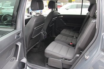 VW Touran 1.5 TSI DSG Comfortline 7 Sitze LED NAVI Winter-Paket Adaptiv Tempomat