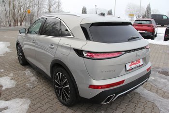 DS Automobiles DS7 Plug in Hybrid 299PS Allrad RIVOLI LED NAV 19Zoll