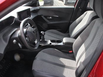Peugeot 2008 1.2i Allure Navigation Tom Tom LED 17 ZOLL