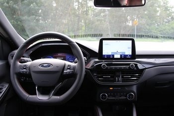 Ford KUGA 2.0d ST-LINE NAV CAM ALU 18 ZOLL