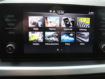 Skoda Kamiq TSI 110PS DSG Ambition Klimaautomatik LED ALU 16 ZOLL Sunset Smart Liink Virtual Cockpit Tempomat Kamera