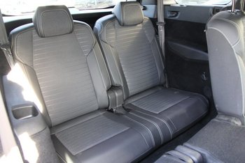 Peugeot 5008 1.2i 145PS GT FULL-LED 7 Sitze Sitzheizung 19ZOLL