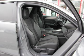 Peugeot 408 1.6e HYBRID GT FULL-LED Night Vision