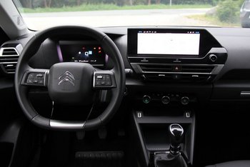 Citroen C4 1.2i 131PS PLUS Sitzheizung LED Navigation Tom Tom Kamera ALU 18 ZOLL