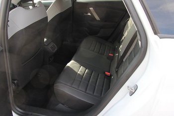 Citroen C4 1.2i 131PS Automatik PLUS LED CAM PDC Smart-Link kabellos