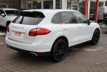 Porsche Cayenne 3.0d 245PS Platinium Edition Panoramadach Luftfederung Adaptiv Sitze Sitzbelüftung