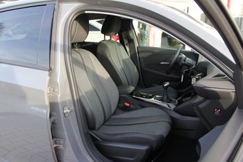 Peugeot 208 1.2i 100PS Allure LED Klimaautomatik Sunset