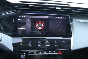 Peugeot 408 1.6e HYBRID GT FULL-LED Adaptiv Tempomat Lenkradheizung