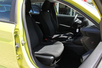 Peugeot 208 1.2i 110PS Automatik STYLE LED PDC Tempomat Spurassistent