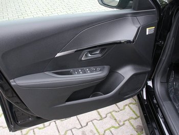 Peugeot 208 1.2i Automatik Allure Navigation LED 16 ZOLL