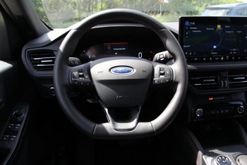Ford KUGA FHEV HYBRID 190PS ST-LINE NAV CAM ALU 18 ZOLL Winterpaket