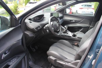 Peugeot 3008 HYBRID (PHEV) 181PS Allure LED NAVI Kamera Adaptiv Tempomat 19 ZOLL