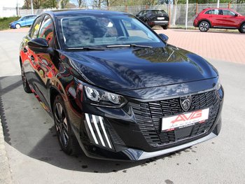 Peugeot 208 1.2i 100PS Allure LED Klimaautomatik Sunset