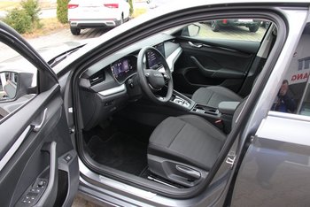 Skoda Octavia TSI DSG 150PS Selection LED Kamera ALU Sunset Smart Link Lichtsensor Lordose wireless