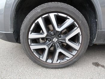 Seat Ateca 1.5 TSI DSG Style VOLL-LED Adaptiv Tempomat NAVI Kamera ALU 18 ZOLL