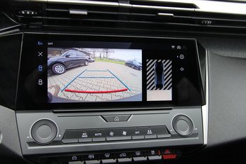 Peugeot 408 1.6e HYBRID LED Adaptiv Tempomat ALU 19 ZOLL CAM